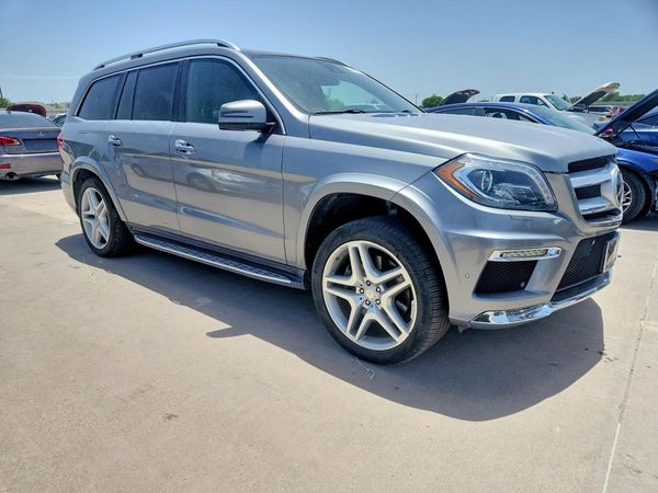 2015 MERCEDES-BENZ GL GL550 4MATIC