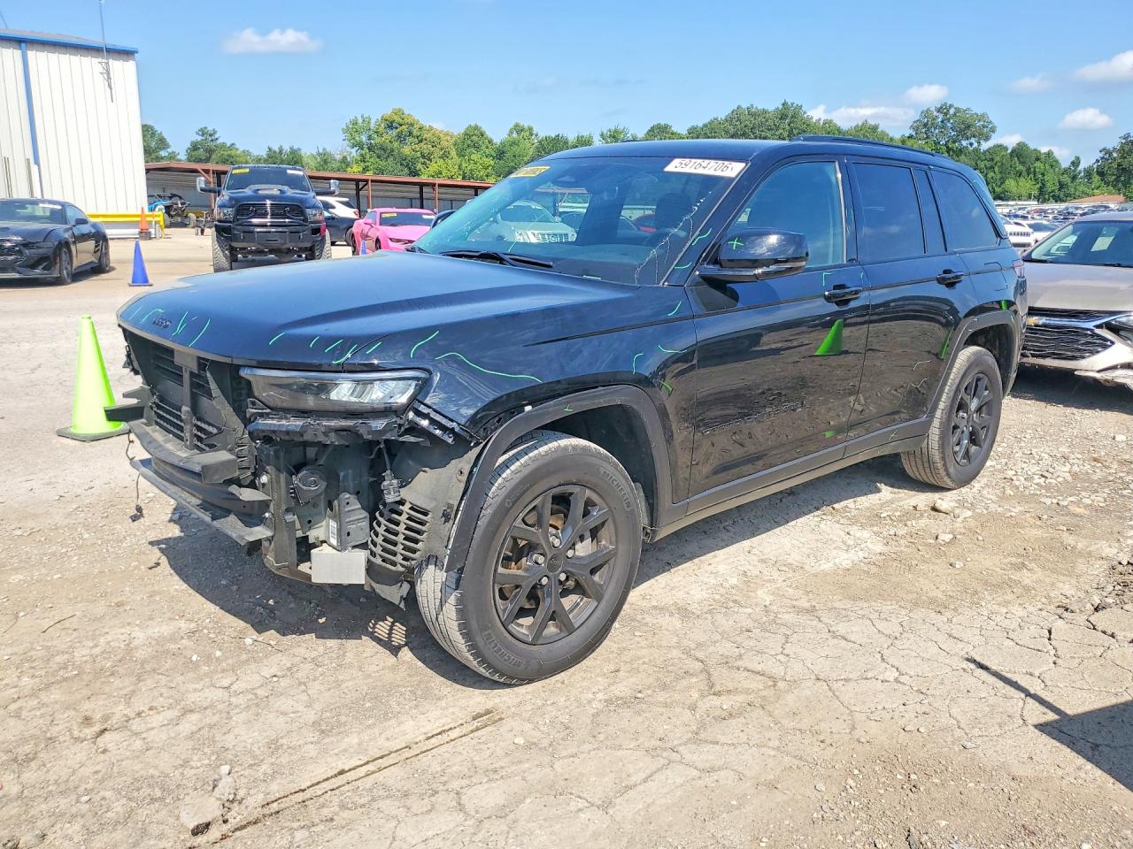 2025 JEEP GRAND CHEROKEE Laredo, Altitude