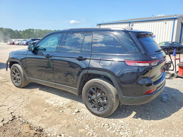 2025 JEEP GRAND CHEROKEE Laredo, Altitude