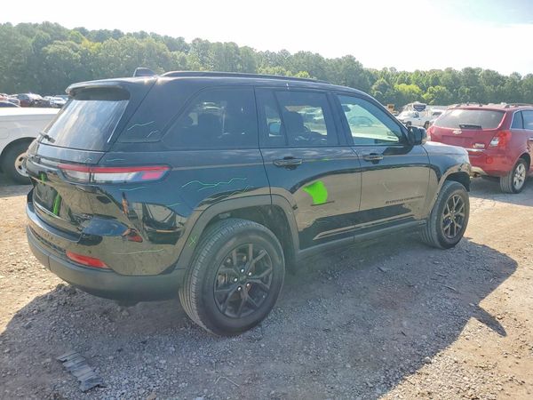 2025 JEEP GRAND CHEROKEE Laredo, Altitude