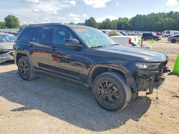 2025 JEEP GRAND CHEROKEE Laredo, Altitude