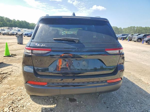 2025 JEEP GRAND CHEROKEE Laredo, Altitude
