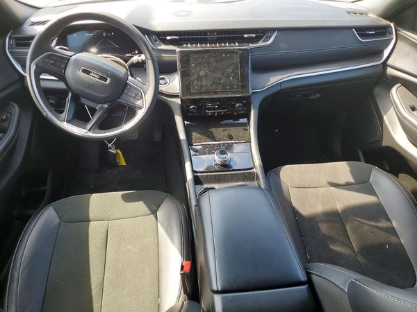 2025 JEEP GRAND CHEROKEE Laredo, Altitude