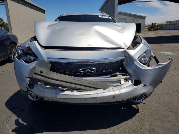 2017 INFINITI QX70