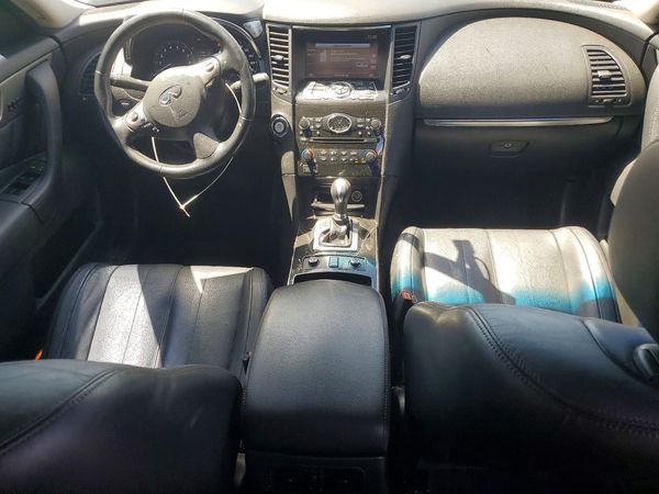 2017 INFINITI QX70