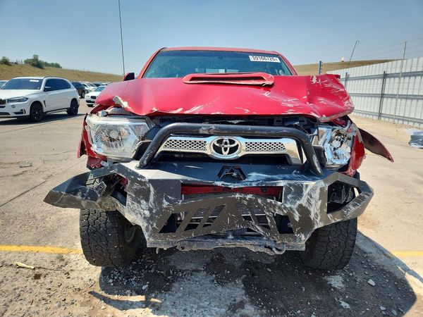 2015 TOYOTA TACOMA Delux Grade