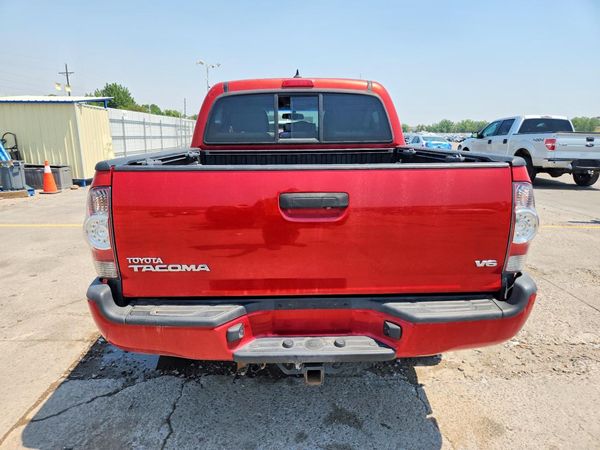 2015 TOYOTA TACOMA Delux Grade
