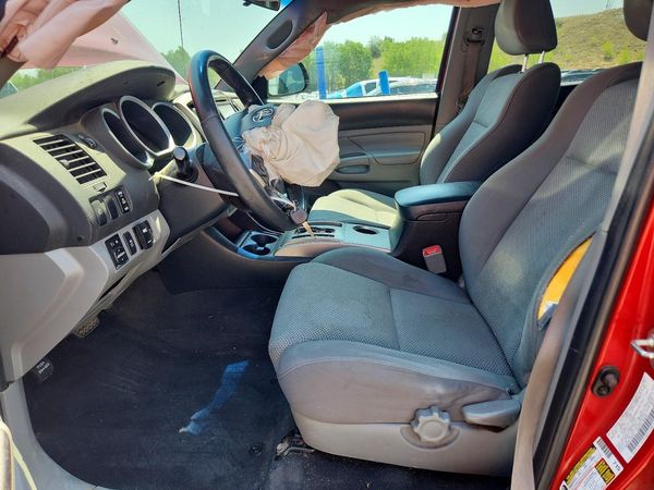 2015 TOYOTA TACOMA Delux Grade