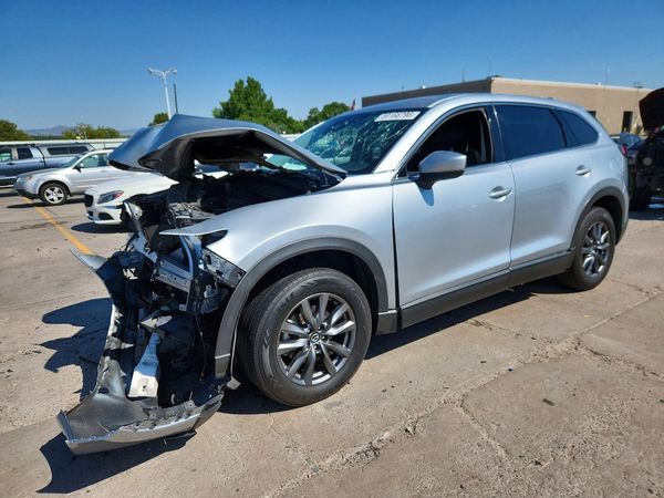 2022 MAZDA CX-9 Touring — Front 3/4