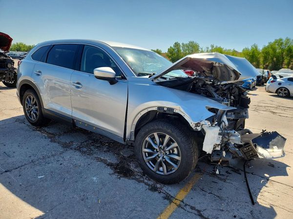 2022 MAZDA CX-9 Touring — Passenger 3/4