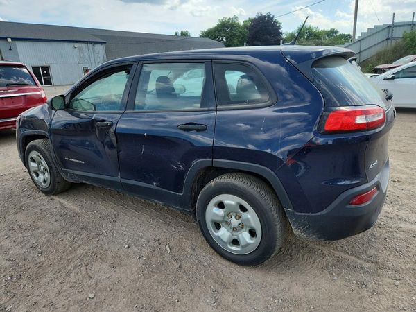 2015 JEEP CHEROKEE SPORT 4X4