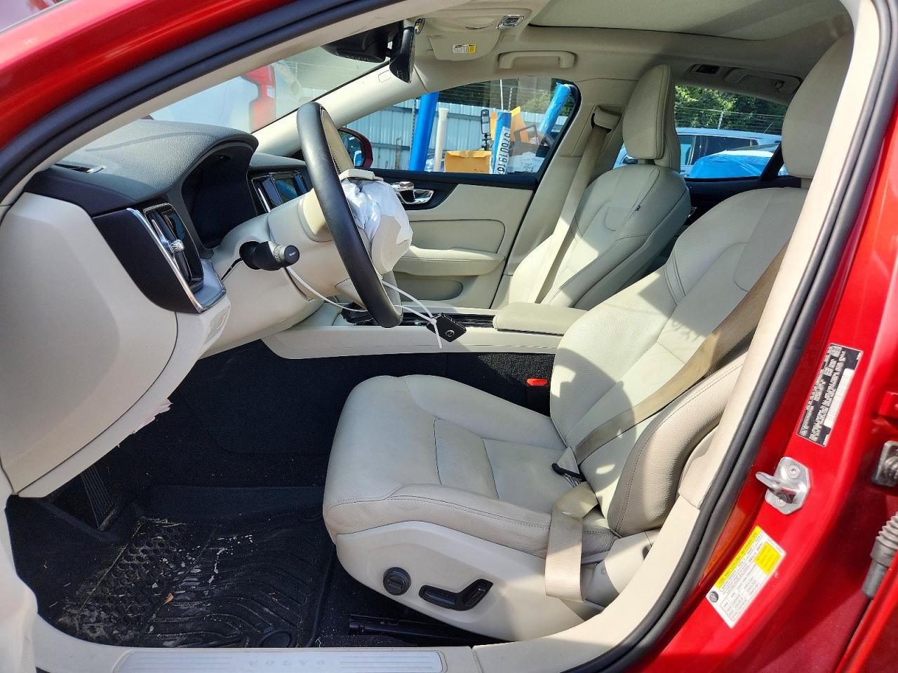 2019 VOLVO S60 Momentum