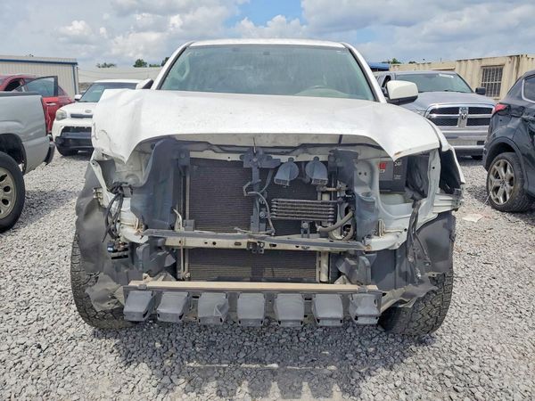 2016 TOYOTA TACOMA