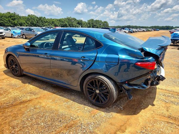 2025 TOYOTA CAMRY