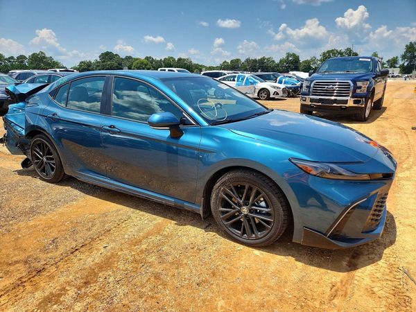 2025 TOYOTA CAMRY