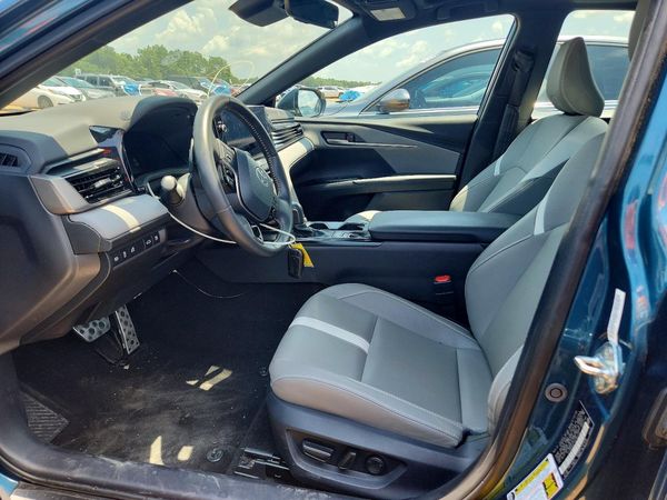 2025 TOYOTA CAMRY