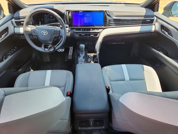 2025 TOYOTA CAMRY