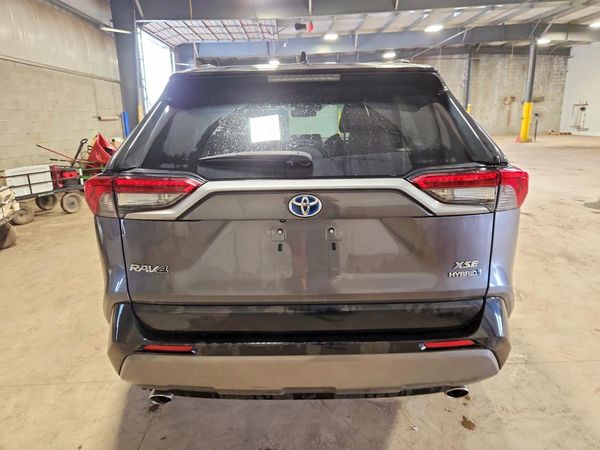 2021 TOYOTA RAV4 XSE HV