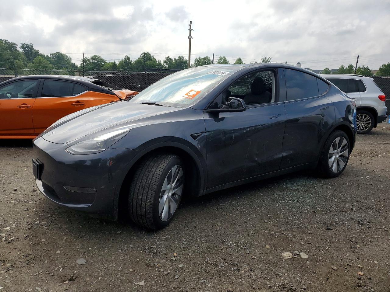 2024 TESLA MODEL Y