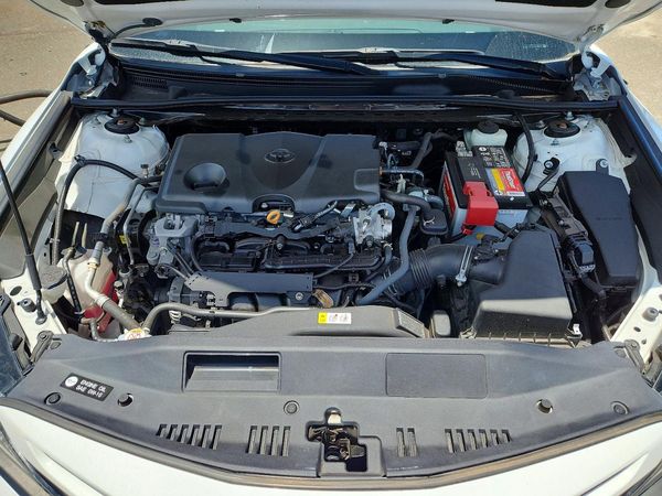 2021 TOYOTA CAMRY SE + Convenient Pkg — Engine bay