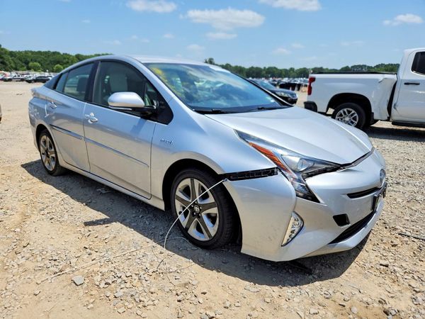 2017 TOYOTA PRIUS