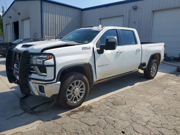 2025 CHEVROLET SILVERADO LTZ
