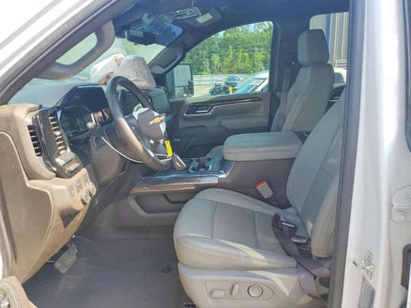 2025 CHEVROLET SILVERADO LTZ