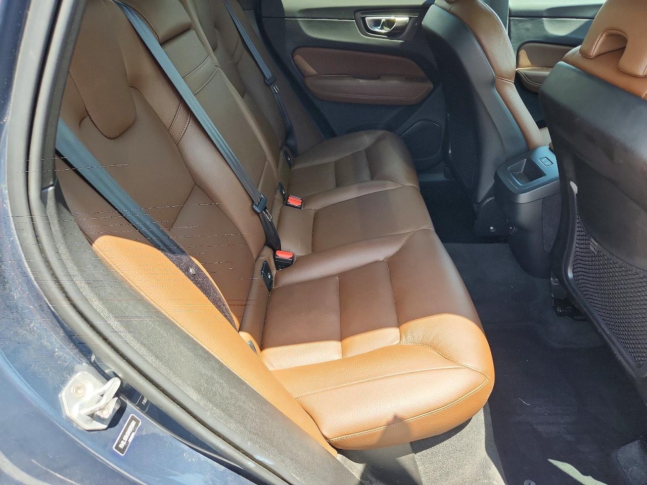 2022 VOLVO XC60 Momentum (excl S60)