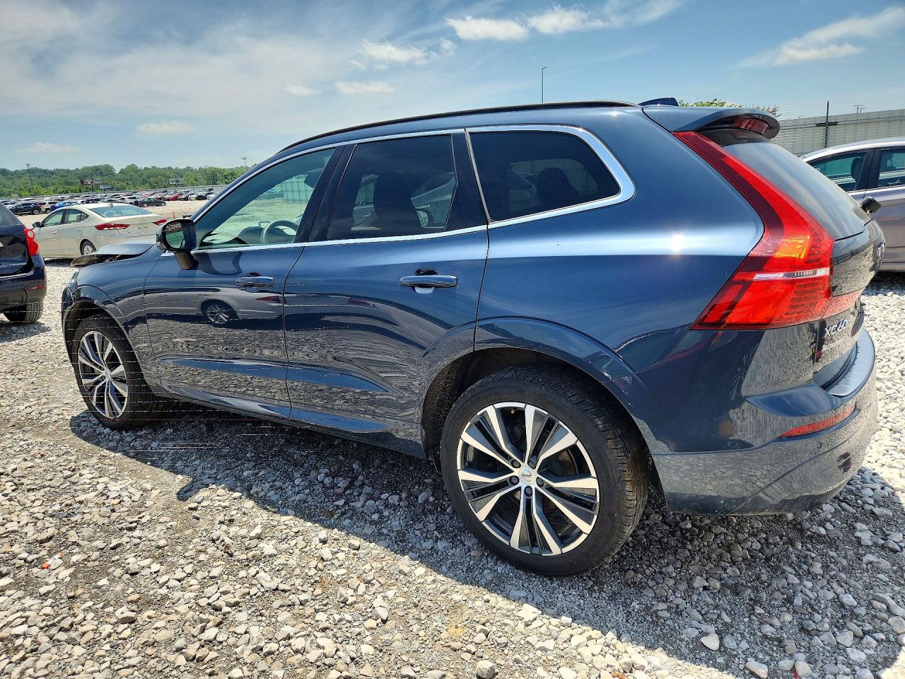 2022 VOLVO XC60 Momentum (excl S60)