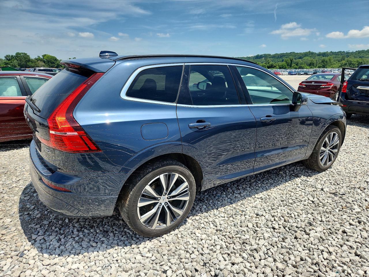 2022 VOLVO XC60 Momentum (excl S60)