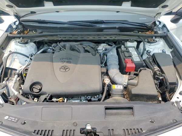 2021 TOYOTA CAMRY XSE — Engine bay