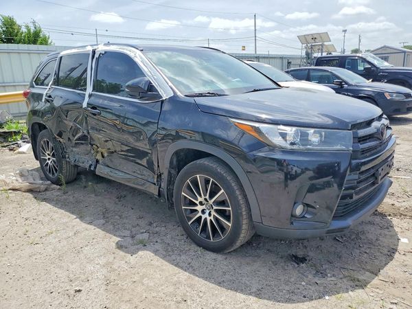 2017 TOYOTA HIGHLANDER SE/XLE
