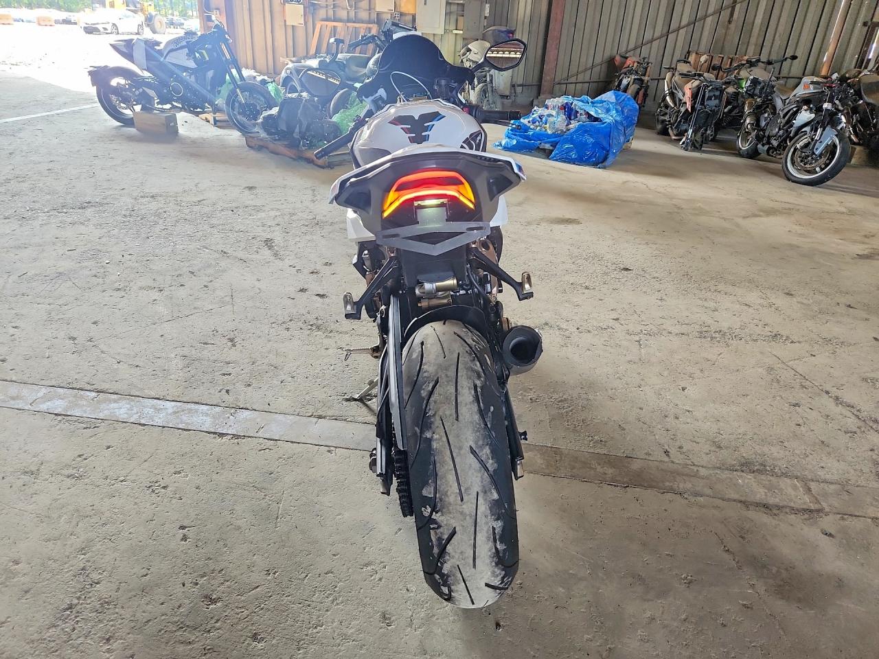 2021 BMW S 1000