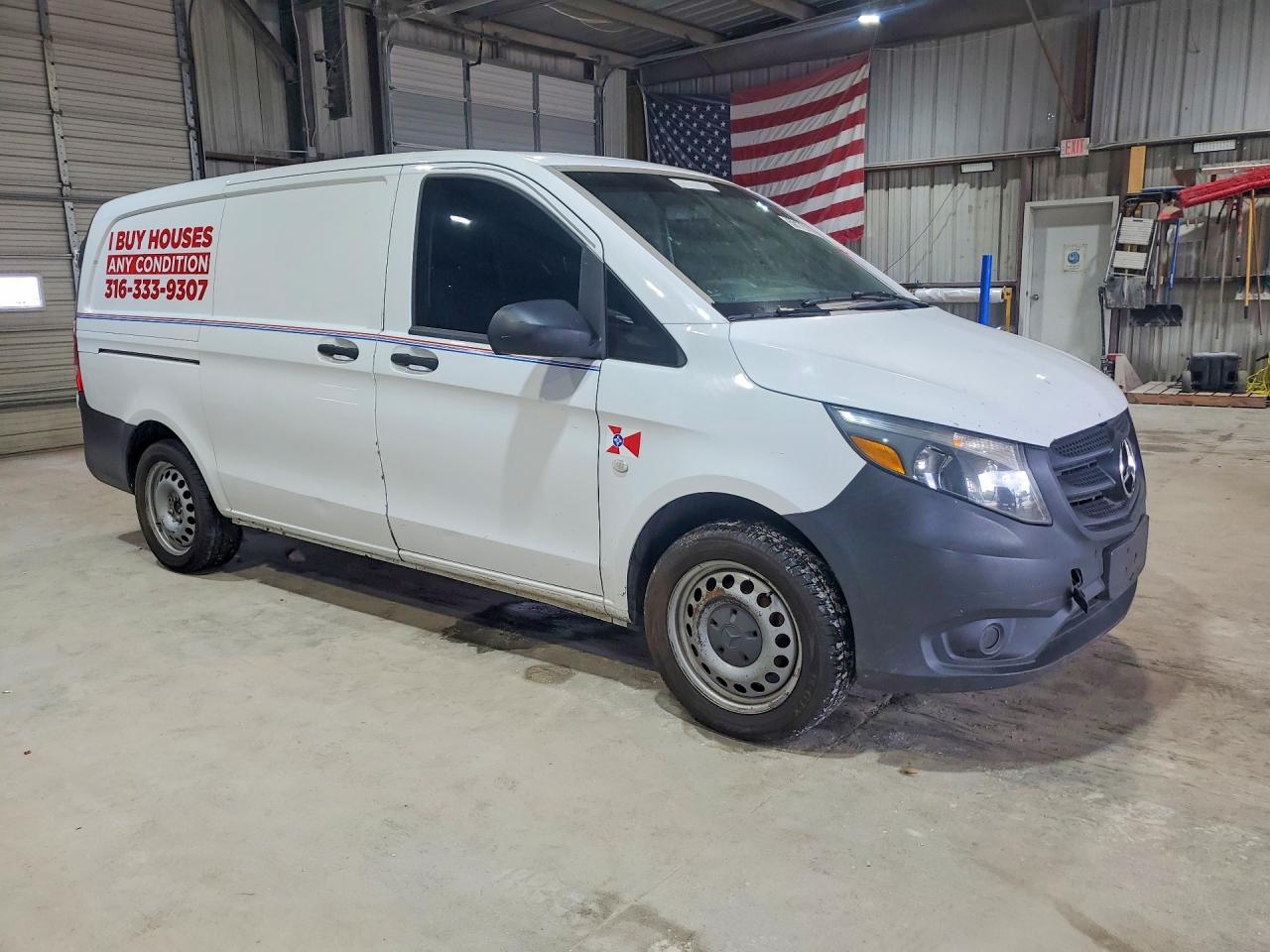 2016 MERCEDES-BENZ METRIS