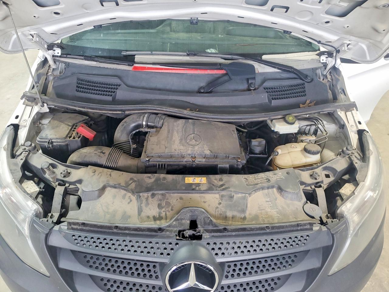 2016 MERCEDES-BENZ METRIS