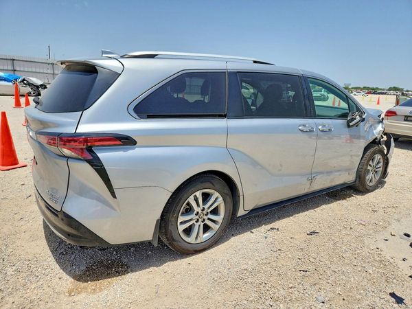 2021 TOYOTA SIENNA