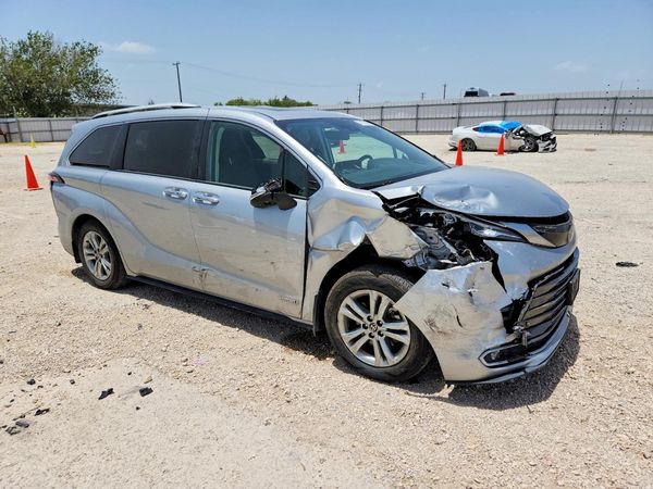 2021 TOYOTA SIENNA