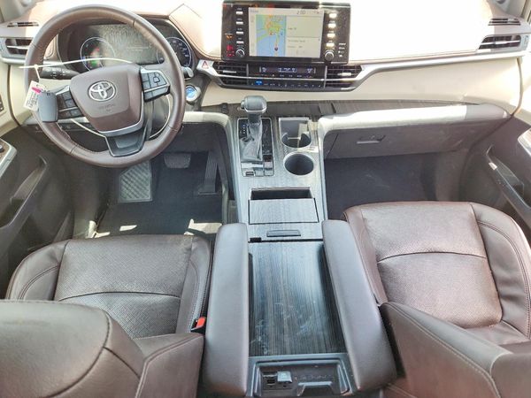 2021 TOYOTA SIENNA