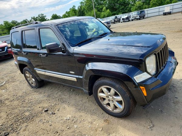 2012 JEEP LIBERTY Sport — Passenger 3/4