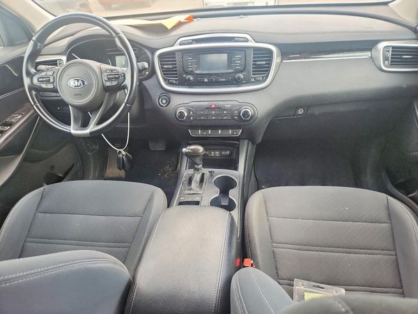 2016 KIA SORENTO L / LX