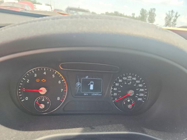 2016 KIA SORENTO L / LX