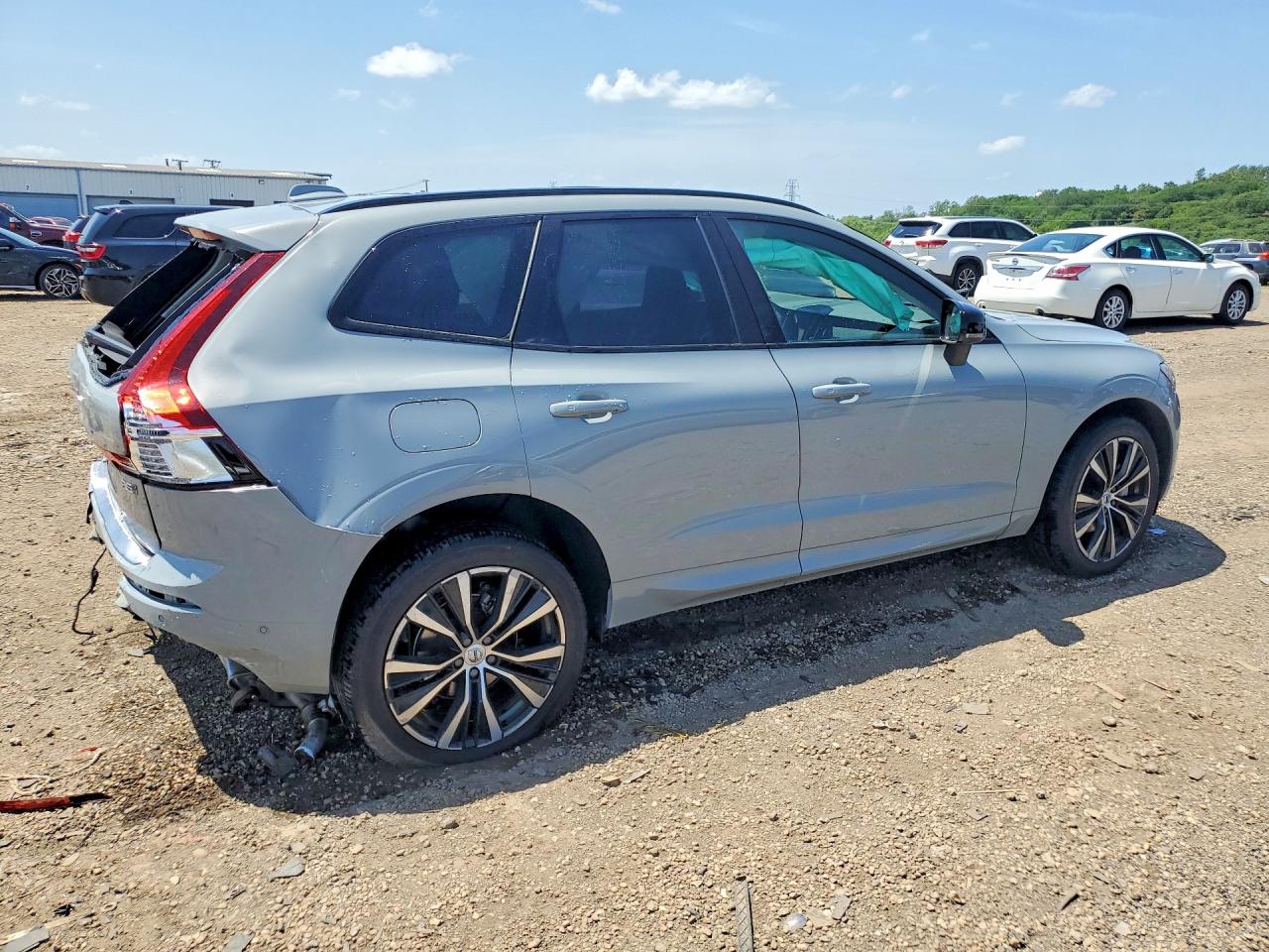 2025 VOLVO XC60 Plus Dark