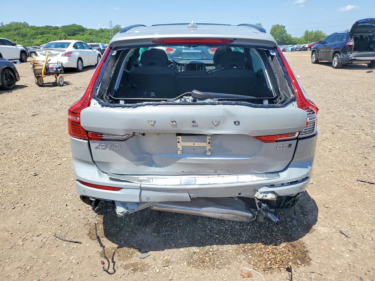 2025 VOLVO XC60 Plus Dark