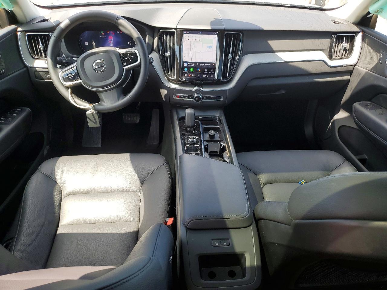 2025 VOLVO XC60 Plus Dark