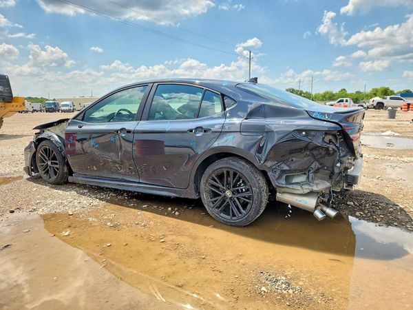 2025 TOYOTA CAMRY