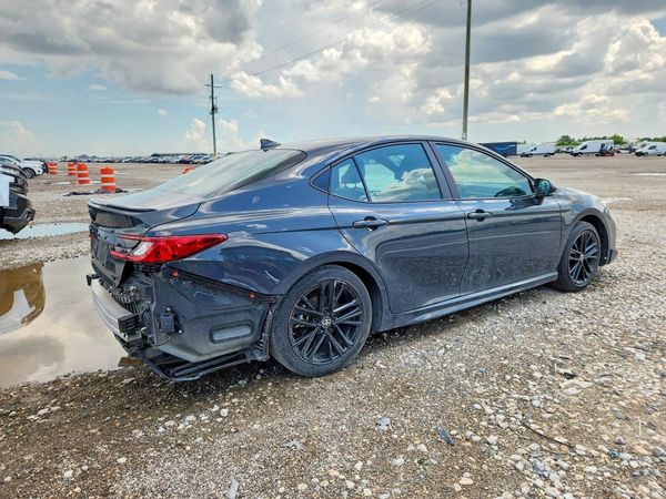 2025 TOYOTA CAMRY