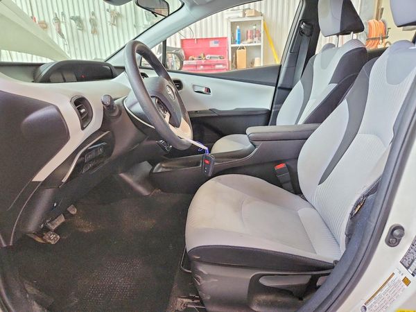 2018 TOYOTA PRIUS