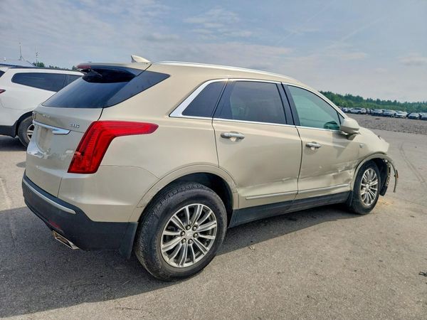 2017 CADILLAC XT5