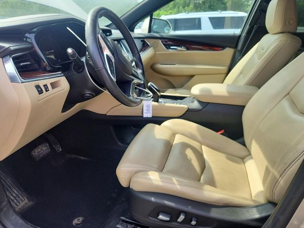 2017 CADILLAC XT5
