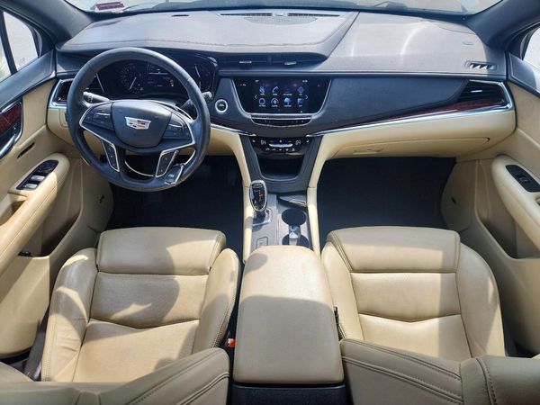 2017 CADILLAC XT5